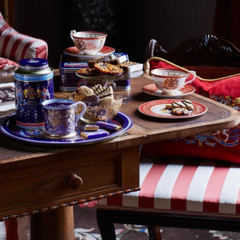 Longest Reigning Monarch Pillbox